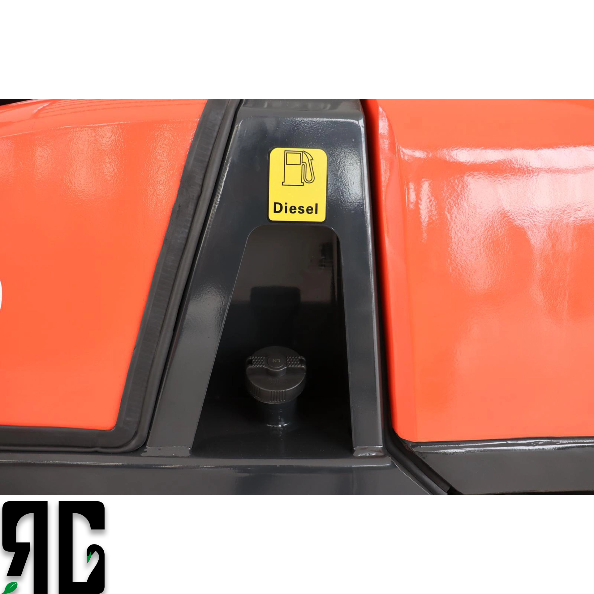 Atölye ve depo alanlarında çalışan Tailift FD30 dizel forklift, 3 ton yükü 4.5 metreye kaldırırken operatör kabininde güvenli ve dengeli performans sergiler. RG Forklift’in profesyonel satış ve servis ekibi tarafından sunulan bu model, ağır hizmet uygulamaları için ideal çözümdür.